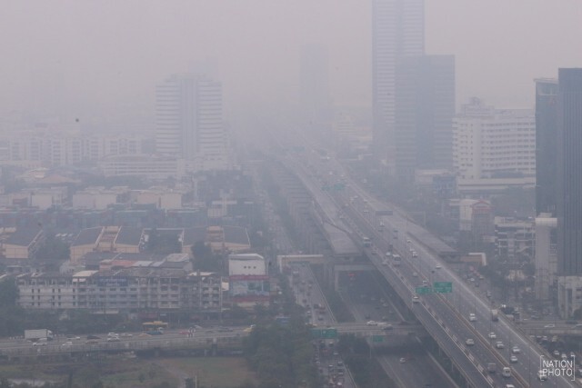 ฝนหลงฤดู กทม.ตกหลายพื้นที่ พระโขนงหนักสุด