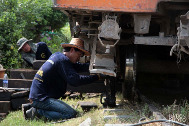 รถไฟสายมหาชัย-วงเวียนใหญ่ตกราง ไร้คนเจ็บ