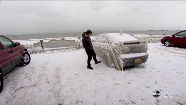 ชาวนิวยอร์ค อึ้ง! อากาศหนาวจัดทำรถยนต์โดนแช่แข็ง