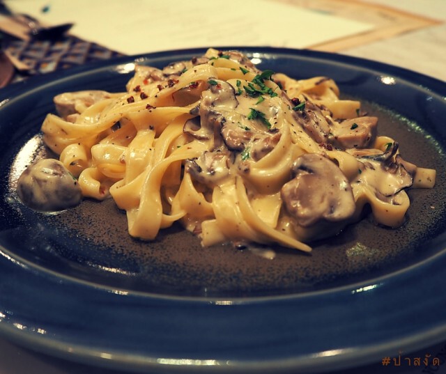 featherSTONE Cafe Bistro & Lifestyle Shop เอกมัย ซ.12