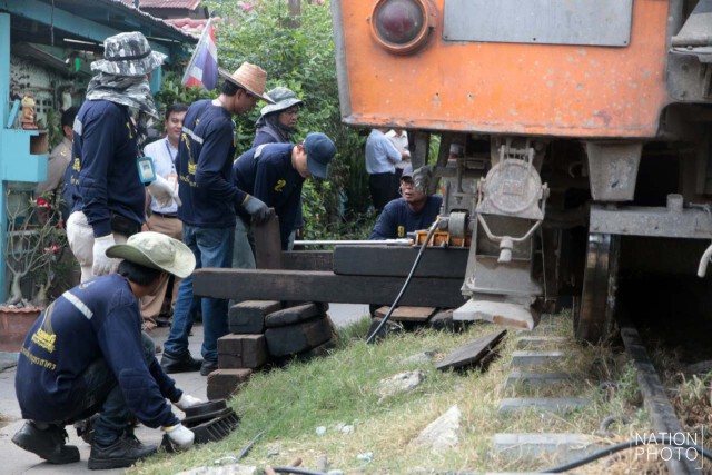 รถไฟสายมหาชัย-วงเวียนใหญ่ตกราง ไร้คนเจ็บ