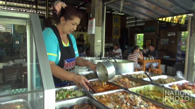 ไอเดียเจ๋ง! ร้านข้าวแกงพิษณุโลกจัดโฟล์คซอง
กินข้าวฟังเพลงก่อนไปทำงาน