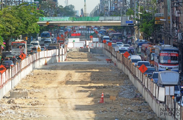 ปิดช่องการจราจรวันแรก รถไฟฟ้าสายสีเขียว