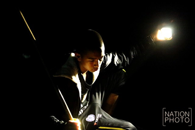 เด็กนราฯสู้ชีวิต พี่วัย13 พาน้องวัย10 หาปลาขายถึงเที่ยงคืน ก่อนไปเรียนตอนเช้า