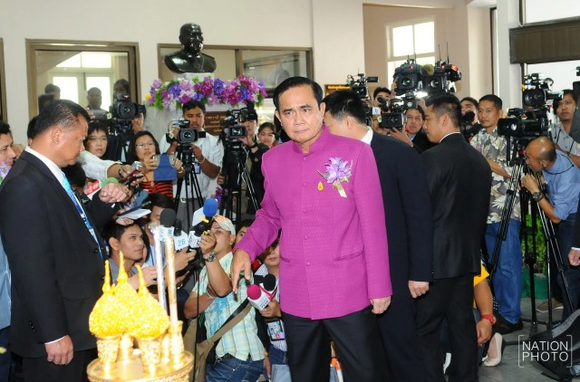 นายกฯ ไหว้ครู สมัยเรียน ม.2 ร.ร.วัดนวลนรดิศ