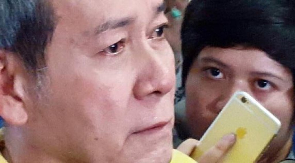 ญาติ-ครอบครัว "ปอ ทฤษฎี" เตรียมนำศพไปประกอบพิธีทางศาสนาที่บุรีรัมย์ ญาติ-ครอบครัว "ปอ ทฤษฎี" เตรียมนำศพไปประกอบพิธีทางศาสนาที่บุรีรัมย์