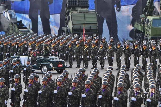 ภาพชุด พิธีกระทำสัตย์ปฏิญาณตนต่อธงชัยเฉลิมพลของหน่วยทหารจำนวน 20 กองพัน