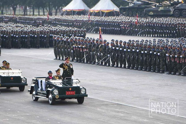 ภาพชุด พิธีกระทำสัตย์ปฏิญาณตนต่อธงชัยเฉลิมพลของหน่วยทหารจำนวน 20 กองพัน