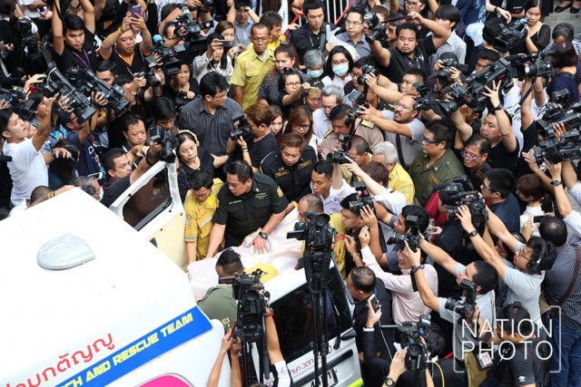 ภาพชุด2 สุดอาลัย เคลื่อนศพ "ปอ ทฤษฎี" กลับบุรีรัมย์