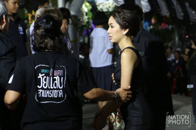 เหล่าศิลปินดารา ร่วมสวดอภิธรรมศพ"ปอ ทฤษฎี" คืนที่2