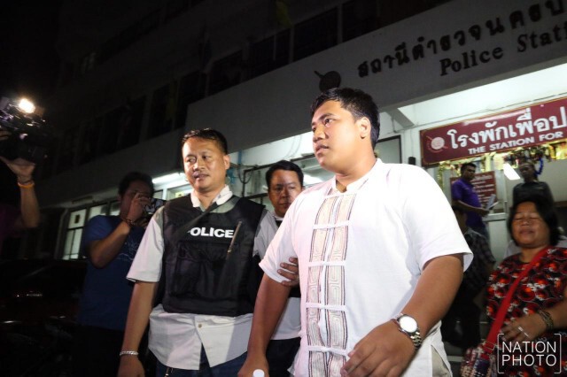 ทหารคุมตัวจ่านิว ส่งให้ตร. ข้อหาฝ่าฝืนคำสั่งของคสช