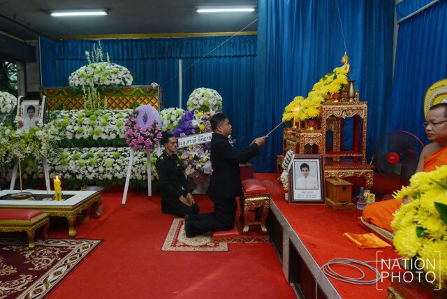 ประชาชนร่วมสวดอภิธรรม “ปอ ทฤษฎี” ในคืนที่ 3 กว่า 3,000 คน