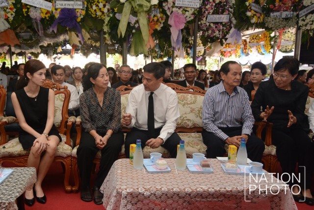 “อภิสิทธิ์” ร่วมอาลัย “ปอ ทฤษฎี”