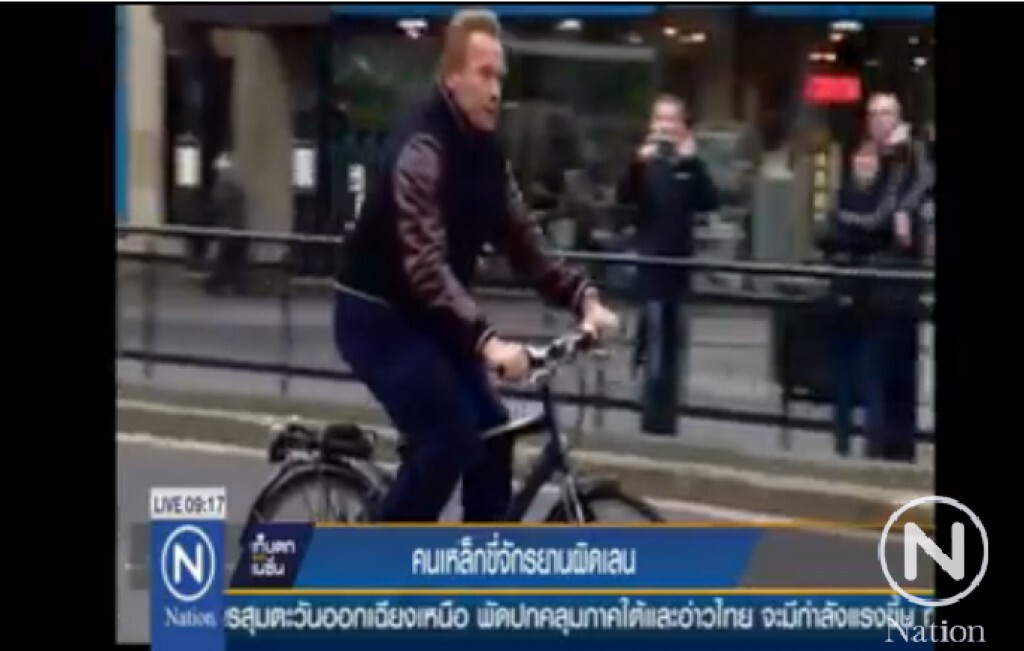 "คนเหล็ก" ขี่จักรยานผิดเลน "คนเหล็ก" ขี่จักรยานผิดเลน