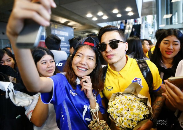 จัดเต็ม! ภาพชุด รับฮีโร่ช้างศึก ยู-23 กลับไทย