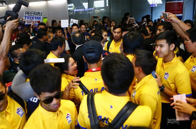 จัดเต็ม! ภาพชุด รับฮีโร่ช้างศึก ยู-23 กลับไทย