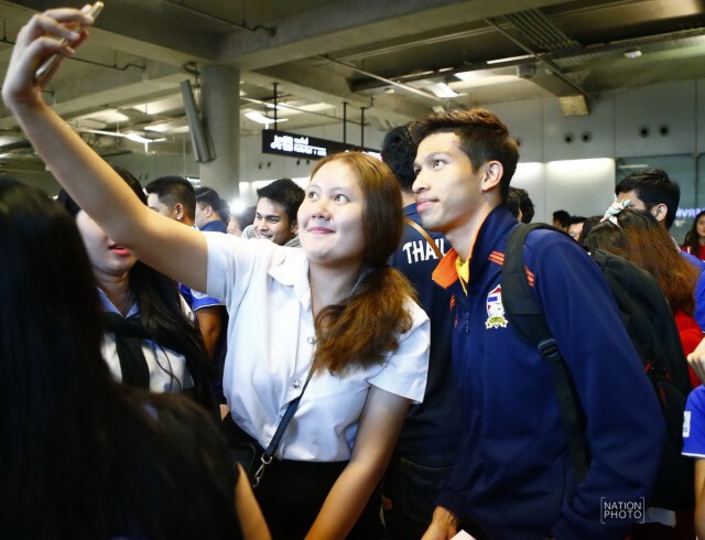 จัดเต็ม! ภาพชุด รับฮีโร่ช้างศึก ยู-23 กลับไทย