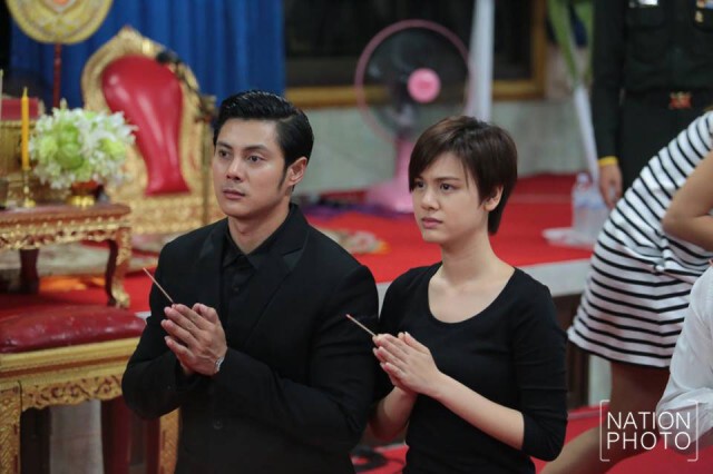 ศิลปินดารา ร่วมสวดอภิธรรมศพ"ปอ ทฤษฎี" ในคืนที่4 อย่างไม่ขาดสาย