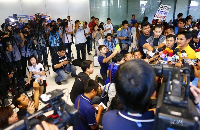 ทัพช้างศึกถึงไทย แฟนบอลต้อนรับแน่นสุวรรณภูมิ