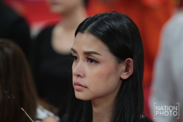 ศิลปินดารา ร่วมสวดอภิธรรมศพ"ปอ ทฤษฎี" ในคืนที่4 อย่างไม่ขาดสาย