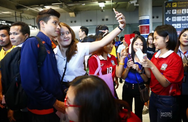 จัดเต็ม! ภาพชุด รับฮีโร่ช้างศึก ยู-23 กลับไทย