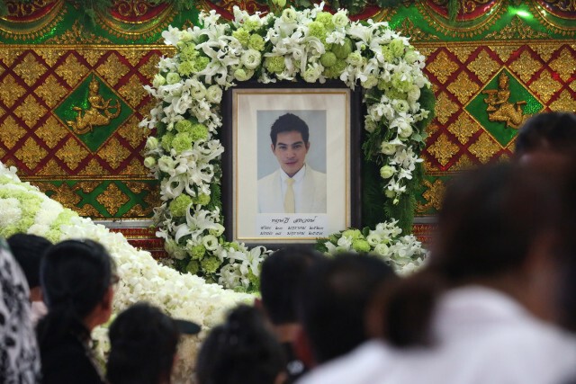 ศิลปินดาราร่วมเลี้ยงเพลพระ งานสวดอภิธรรมศพ "ปอ ทฤษฎี" วันที่ 5