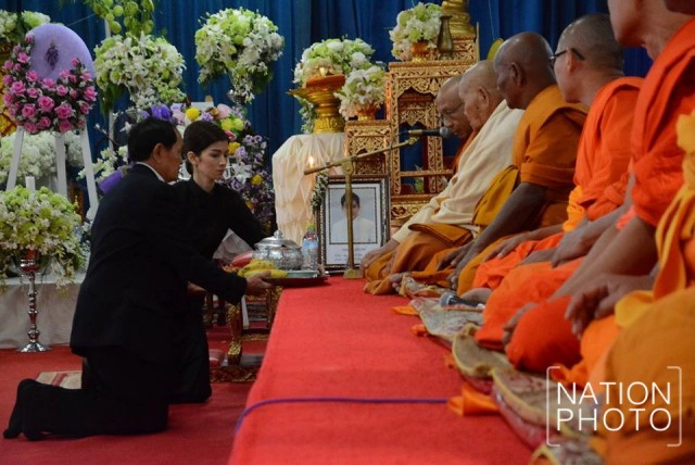 ภาพชุด ครอบครัวสหวงษ์ ในงานพระราชทานเพลิงศพ "ปอ ทฤษฎี" วันนี้