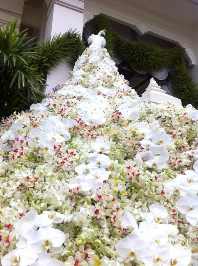 ปชช. ทยอยร่วมงานพิธีพระราชทานเพลิงศพ "ปอ ทฤษฎี"