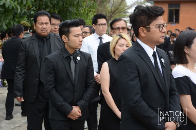 ศิลปินดารา ร่วมไว้อาลัย "ปอ ทฤษฎี"  ในพิธีพระราชทานเพลิงศพ