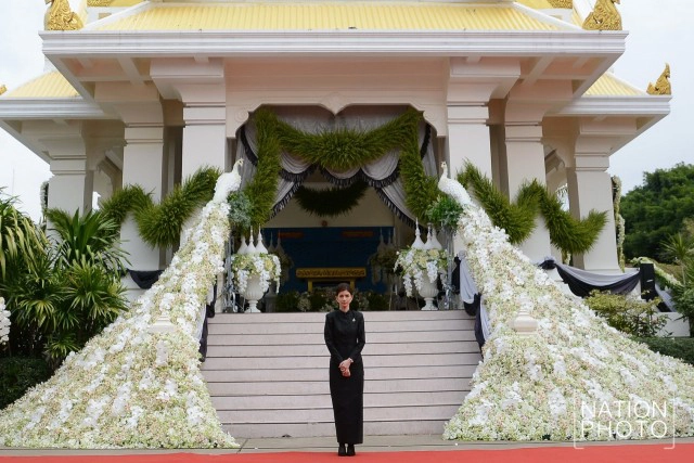 ภาพชุด ครอบครัวสหวงษ์ ในงานพระราชทานเพลิงศพ "ปอ ทฤษฎี" วันนี้