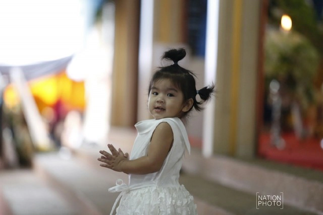 ภาพชุด "แม่โบว์-น้องมะลิ" ดูความพร้อมของชำร่วย พิธีพระราชทานเพลิงศพ "ปอ ทฤษฎี"