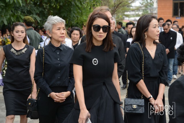 ศิลปินดารา ร่วมไว้อาลัย "ปอ ทฤษฎี"  ในพิธีพระราชทานเพลิงศพ