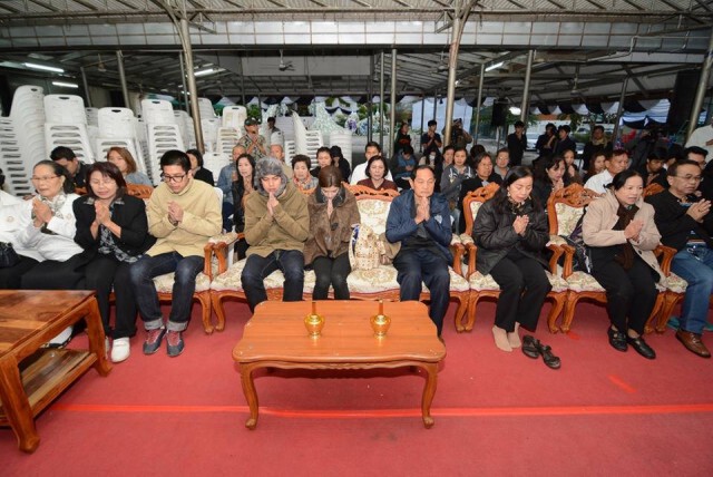 ครอบครัวสหวงษ์ เก็บอัฐิ "ปอ ทฤษฎี" นำลอยอังคารอ่าวไทยพุธนี้