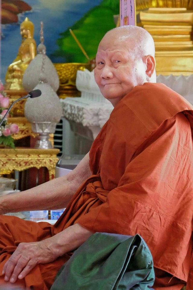 เปิดสามสุดยอดประวัติ "หลวงพ่อจรัญ"