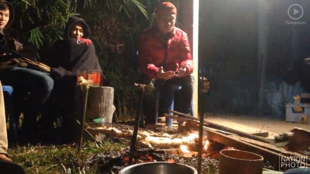 สกลฯ 8 องศาหนาวสุดรอบ 15 ปี ต้องก่อไฟผิงหลังสัตว์เลี้ยงช็อคตาย