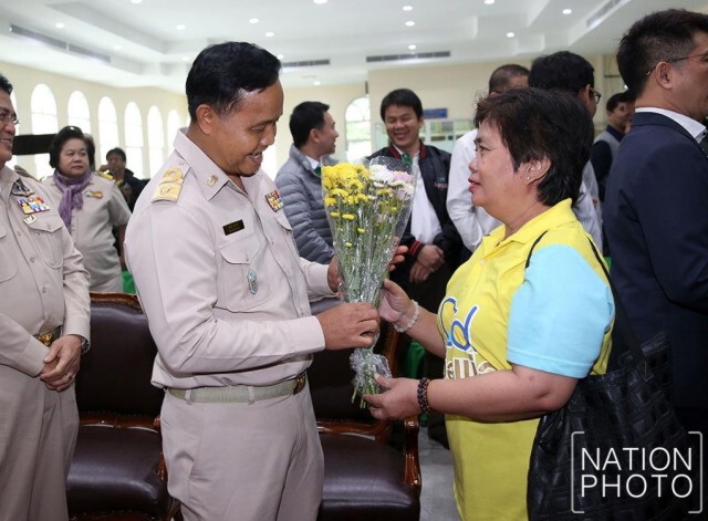 นร. เทพศิรินทร์ กราบขอโทษ "ผอ."
