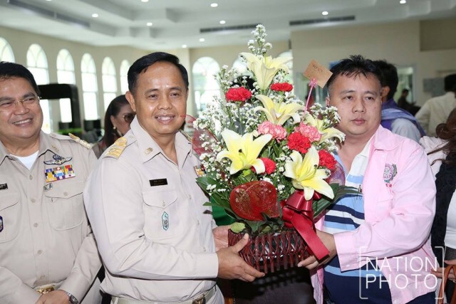 นร. เทพศิรินทร์ กราบขอโทษ "ผอ."