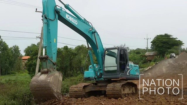 “ถนนทรุด-ดินสไลด์”วิกฤติแล้ง 8 จังหวัดภาคกลางสุดอันตราย