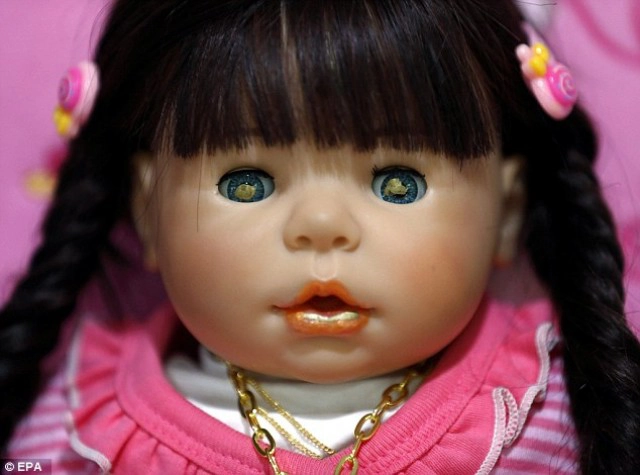 "ตุ๊กตาลูกเทพ" ดังกระฉ่อนโลก สื่อนอกแห่รายงานข่าว