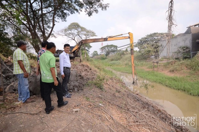 “ถนนทรุด-ดินสไลด์”วิกฤติแล้ง 8 จังหวัดภาคกลางสุดอันตราย