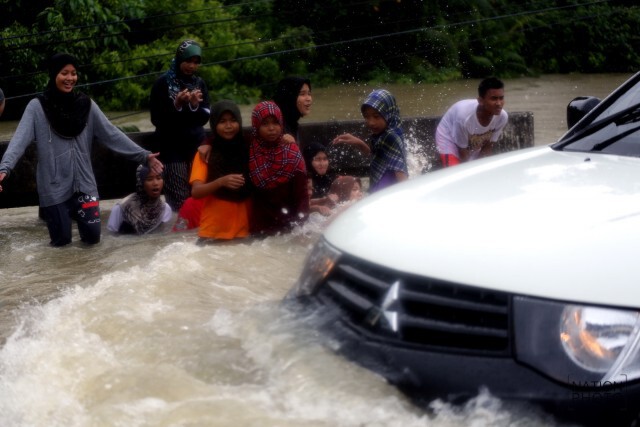 นราธิวาสน้ำท่วมฉับพลัน เดือดร้อน 4 หมู่บ้าน 100 หลังคาเรือน