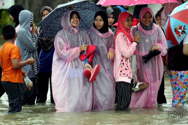 นราธิวาสน้ำท่วมฉับพลัน เดือดร้อน 4 หมู่บ้าน 100 หลังคาเรือน