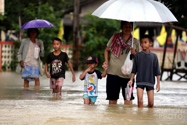 นราธิวาสยังอ่วมน้ำ ไม่สามารถกรีดยางได้