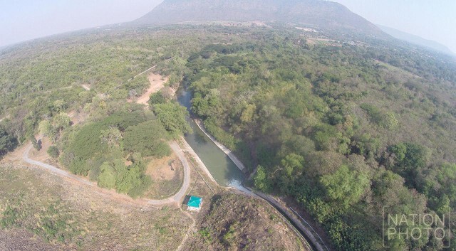 ภาพมุมสูง  สถานการณ์น้ำเขื่อนลำตะคอง น้ำน้อยเหลือใช้ได้แค่ ก.ค.59