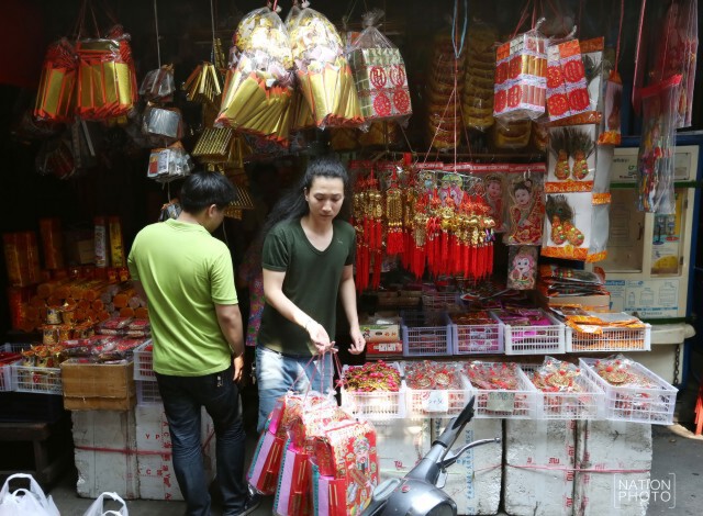 ภาพชุด ใกล้ถึงตรุษจีน สิ่งที่ขาดไม่ได้...กระดาษเงินกระดาษทอง