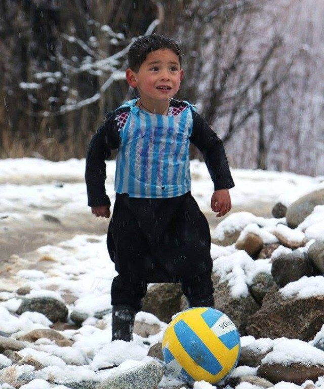 ฝันเป็นจริง! "เมสซี่" เตรียมพบเจ้าหนูอัฟกัน พร้อมให้เสื้อที่คัมป์นู