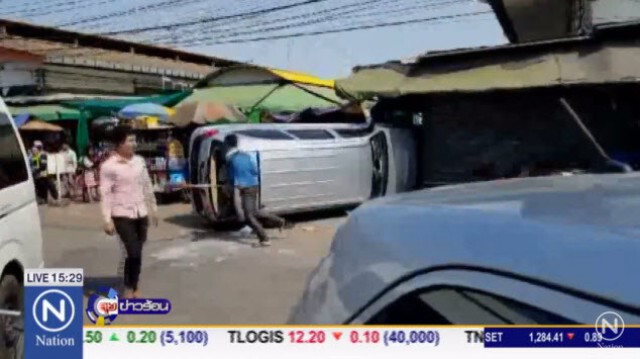 เขมรนับร้อยรุมสกรัม "DSI"  หลังบุกจับลิขสิทธิ์ในตลาดโรงเกลือ