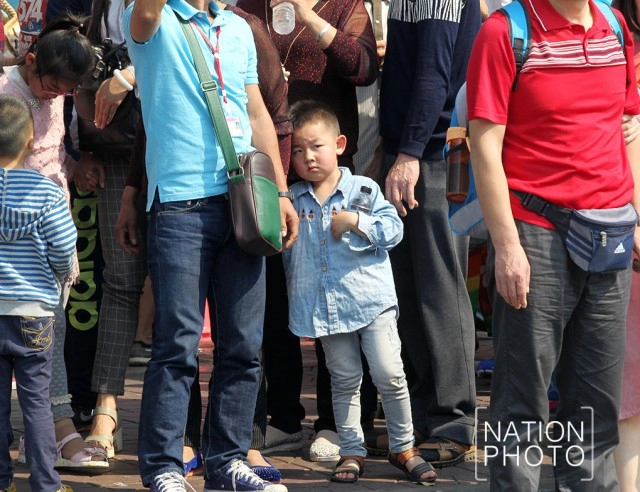 คึกคัก!นักท่องเที่ยวแห่เข้า"วัดพระแก้ว"ช่วงตรุษจีน