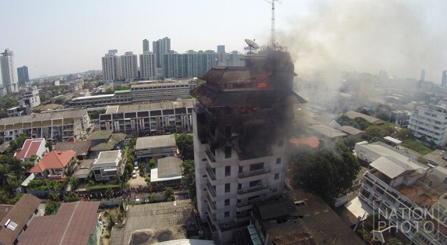 ภาพชุด เหตุเพลิงไหม้บนอาคารสูง 10 ชั้น  ซ.นราธิวาส ซ.18