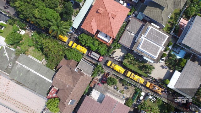 ภาพมุมสูง เหตุเพลิงไหม้ อาคารสูง 10 ชั้น  ซ.นราธิวาส ซ.18